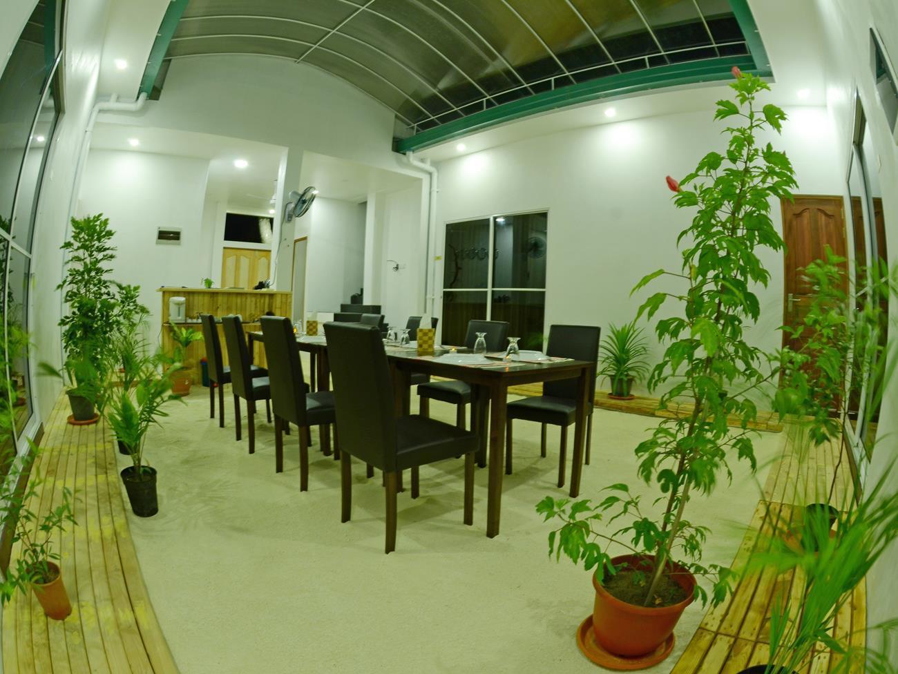 Royal Pearl Inn Maafushi Exterior photo