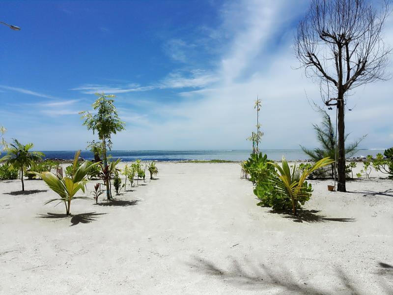 Royal Pearl Inn Maafushi Exterior photo