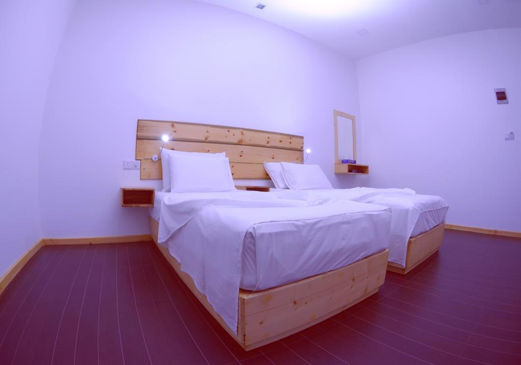 Royal Pearl Inn Maafushi Exterior photo