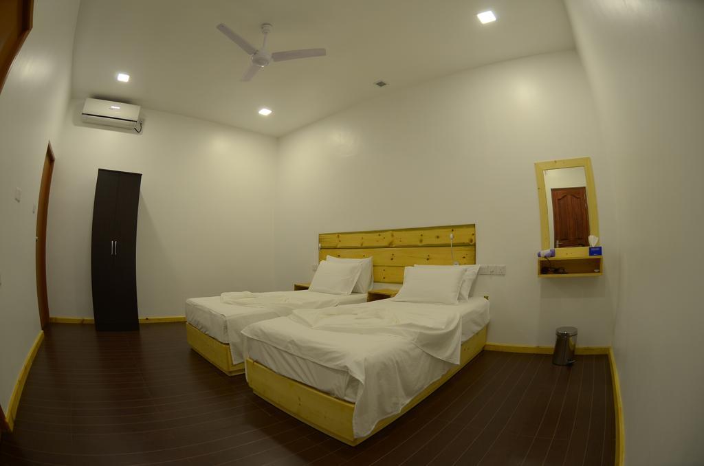 Royal Pearl Inn Maafushi Exterior photo