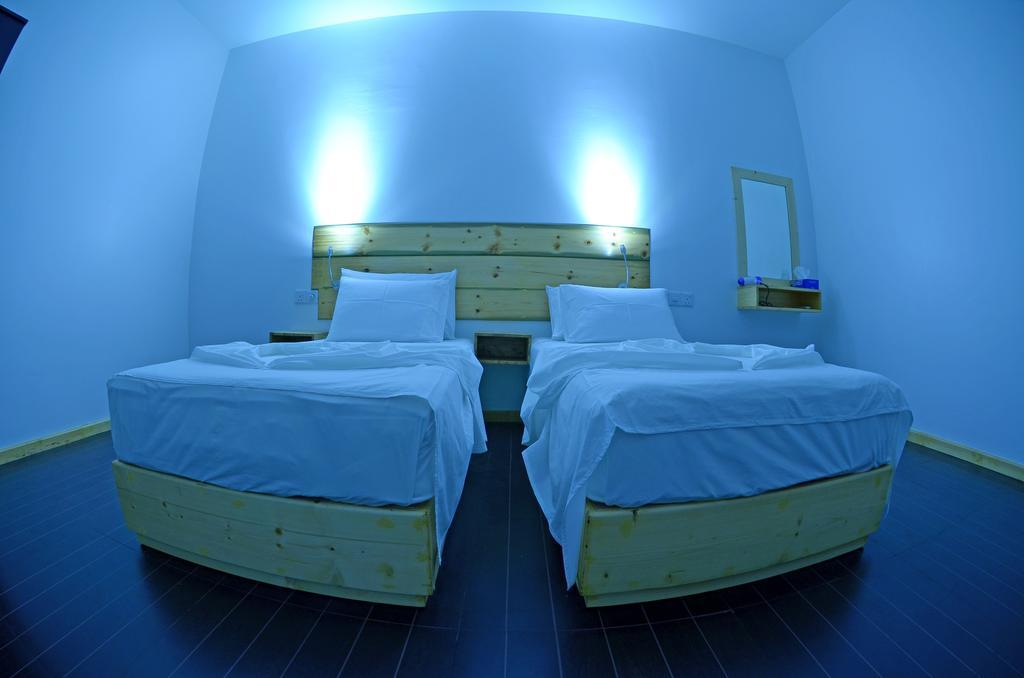 Royal Pearl Inn Maafushi Exterior photo