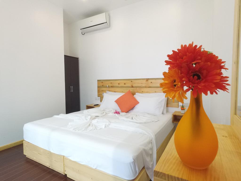 Royal Pearl Inn Maafushi Exterior photo