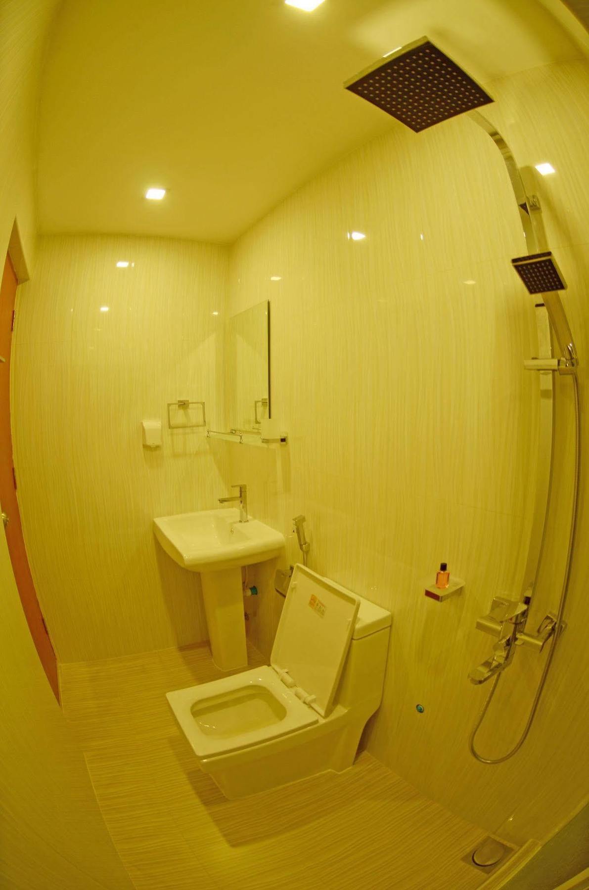 Royal Pearl Inn Maafushi Exterior photo