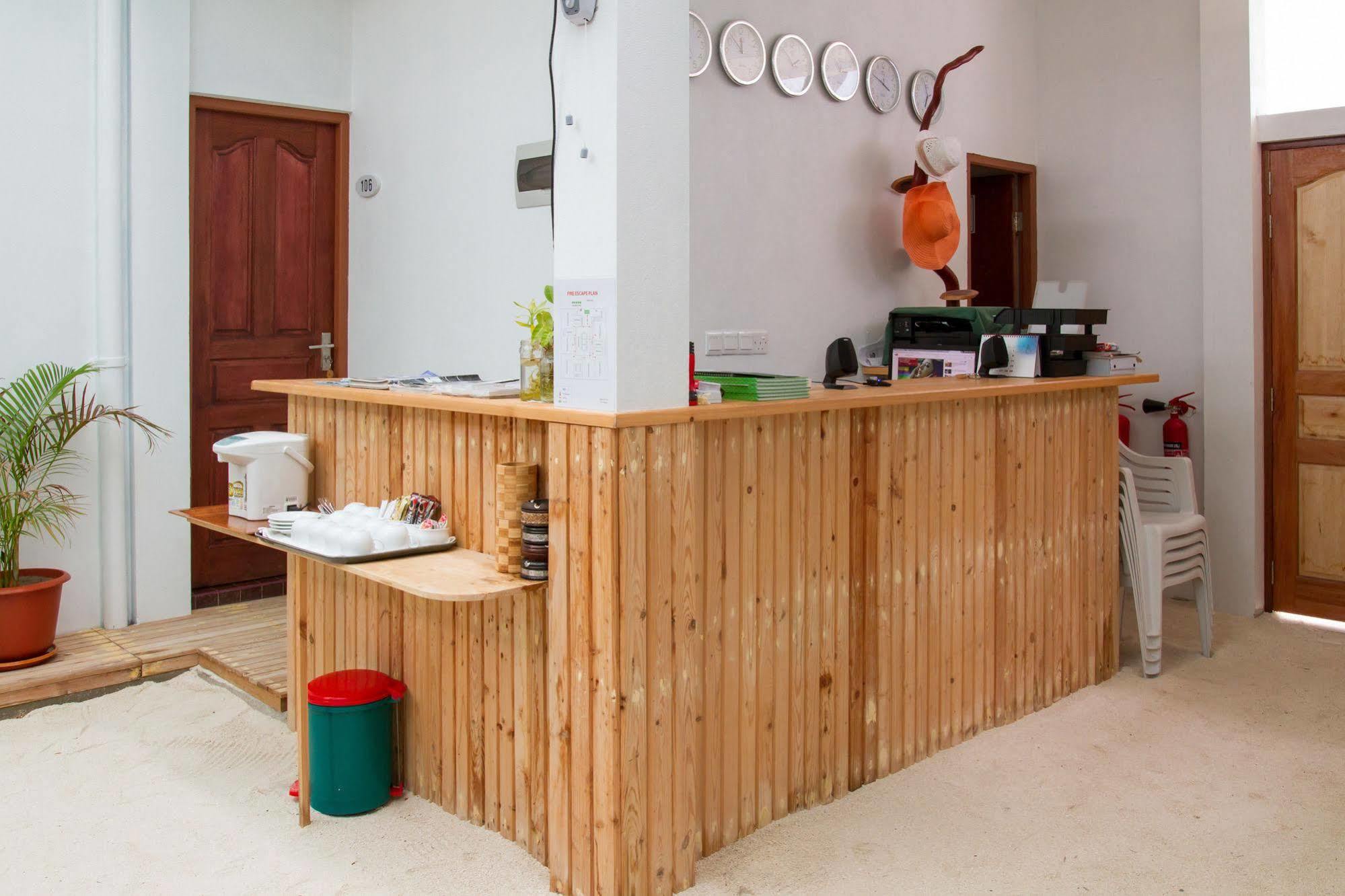 Royal Pearl Inn Maafushi Exterior photo
